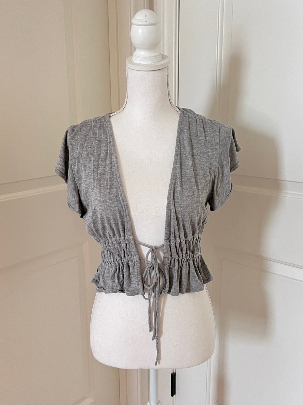 Women’s Gray Tie-Front Short Sleeve Top